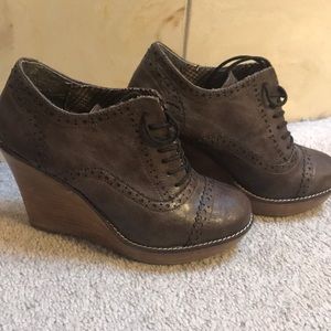 Oxford wedges